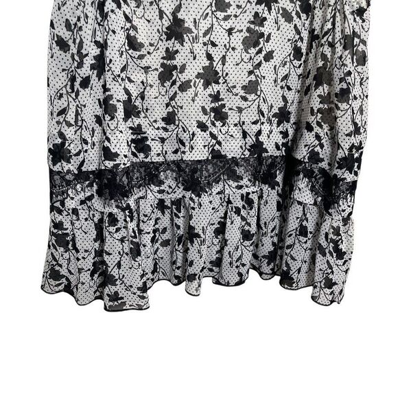 Cabi Blouse Women's Medium Round Neck Sleeveless Tank Top Lace Lightweight - Picture 3 of 8